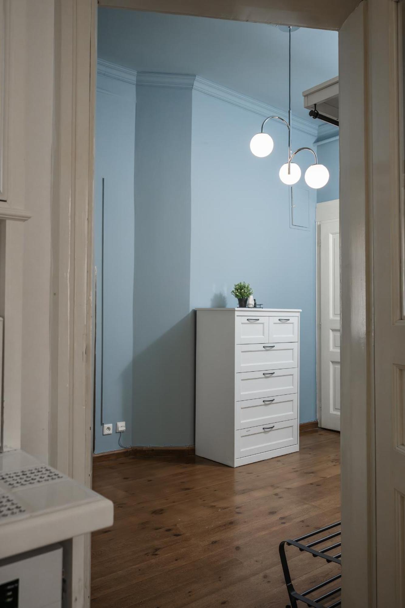 Airstay : Deluxe Old Town Apartment